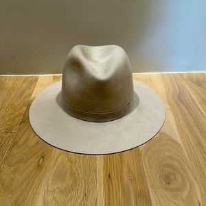 Janessa Leone Corinne felt hat. Size Medium. NWT